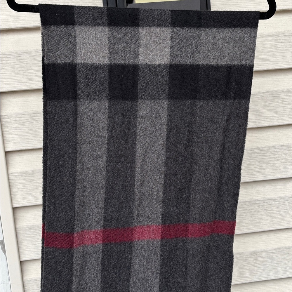 Burberry London England Black Gray Red Check 100% Cashmere Scotland Scarf - Picture 5 of 11